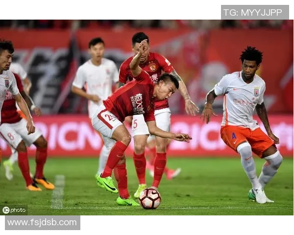 2013年恒大与鲁能激战回顾：巅峰对决中的荣耀与遗憾