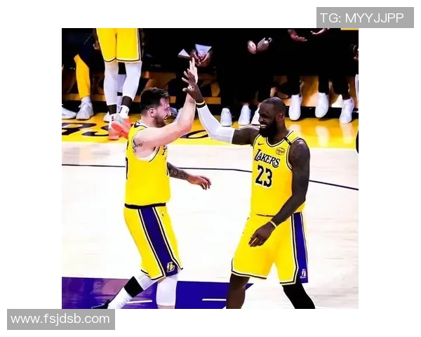 勇士与湖人今日对决分析及比赛前瞻精彩看点一览 勇士与湖人今日对决分析及比赛前瞻精彩看点一览