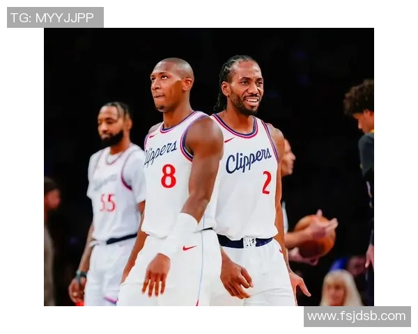 快船与爵士激战正酣NBA圈直播带你全程体验精彩瞬间